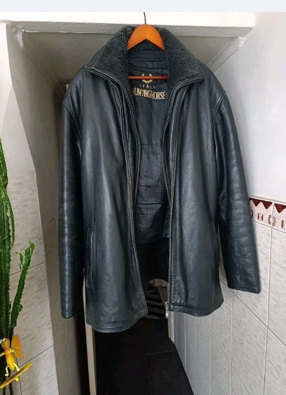 Quilted and shearling-style lining of the men's leather winter jacket – detail 7