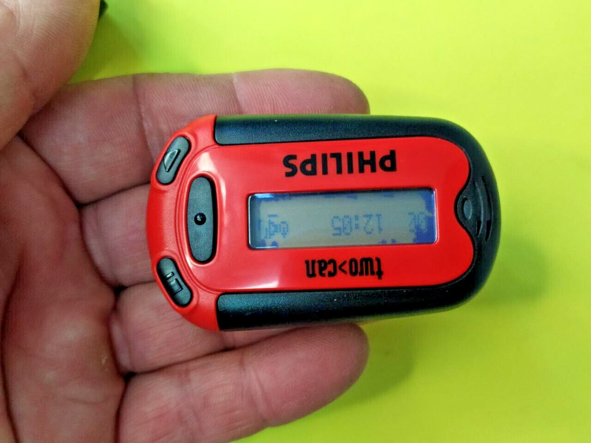 Philips pager LCD screen showing numbers and time – detail 6