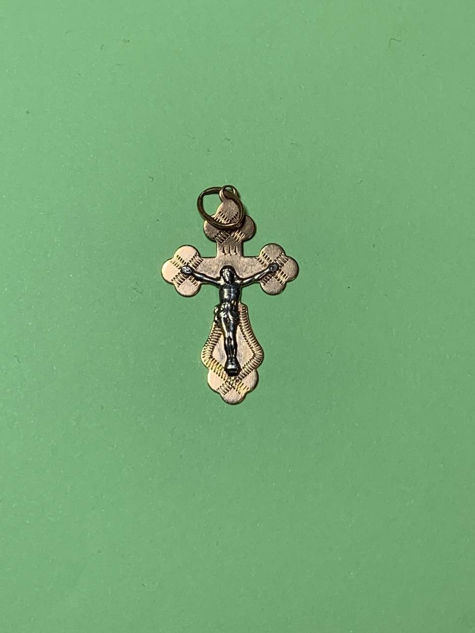 Back of the Russian gold cross pendant – detail 9