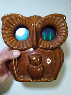 Elektronika clock owl with owlet, brown glazed ceramic body, front view – detail 17