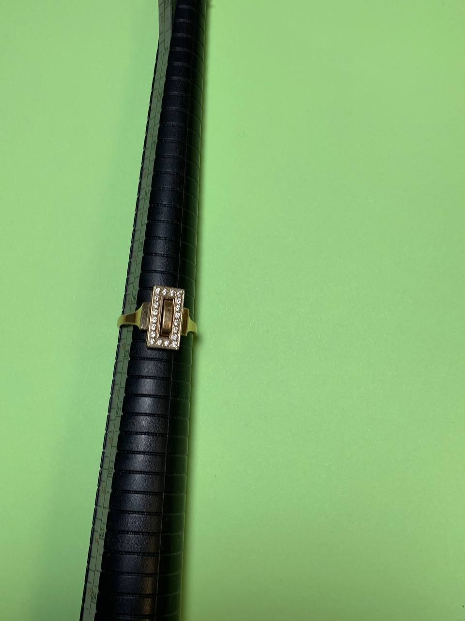 USSR gold ring side profile showing the band – detail 14