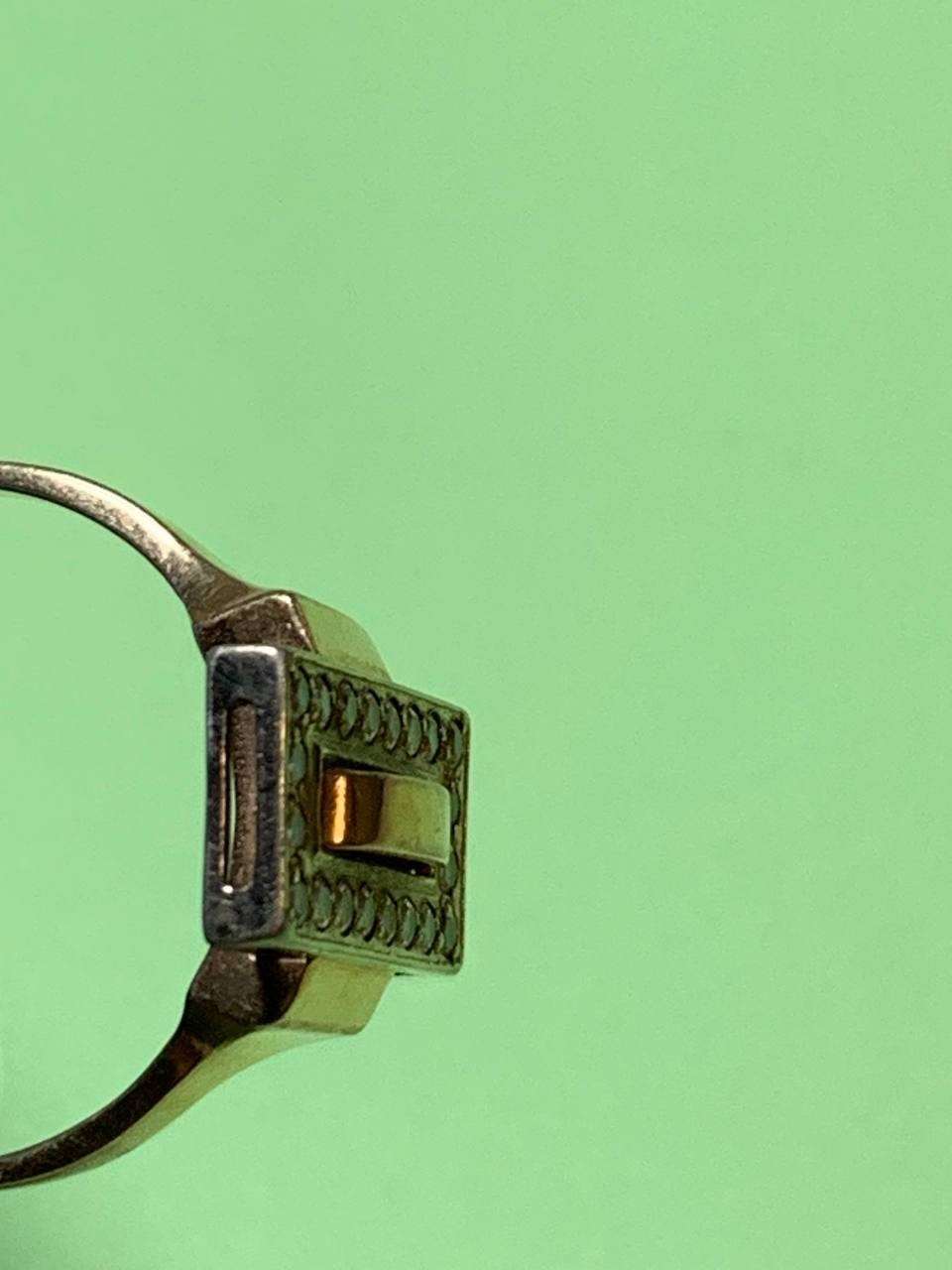 Vintage Soviet jewelry 14K gold ring on display – detail 16
