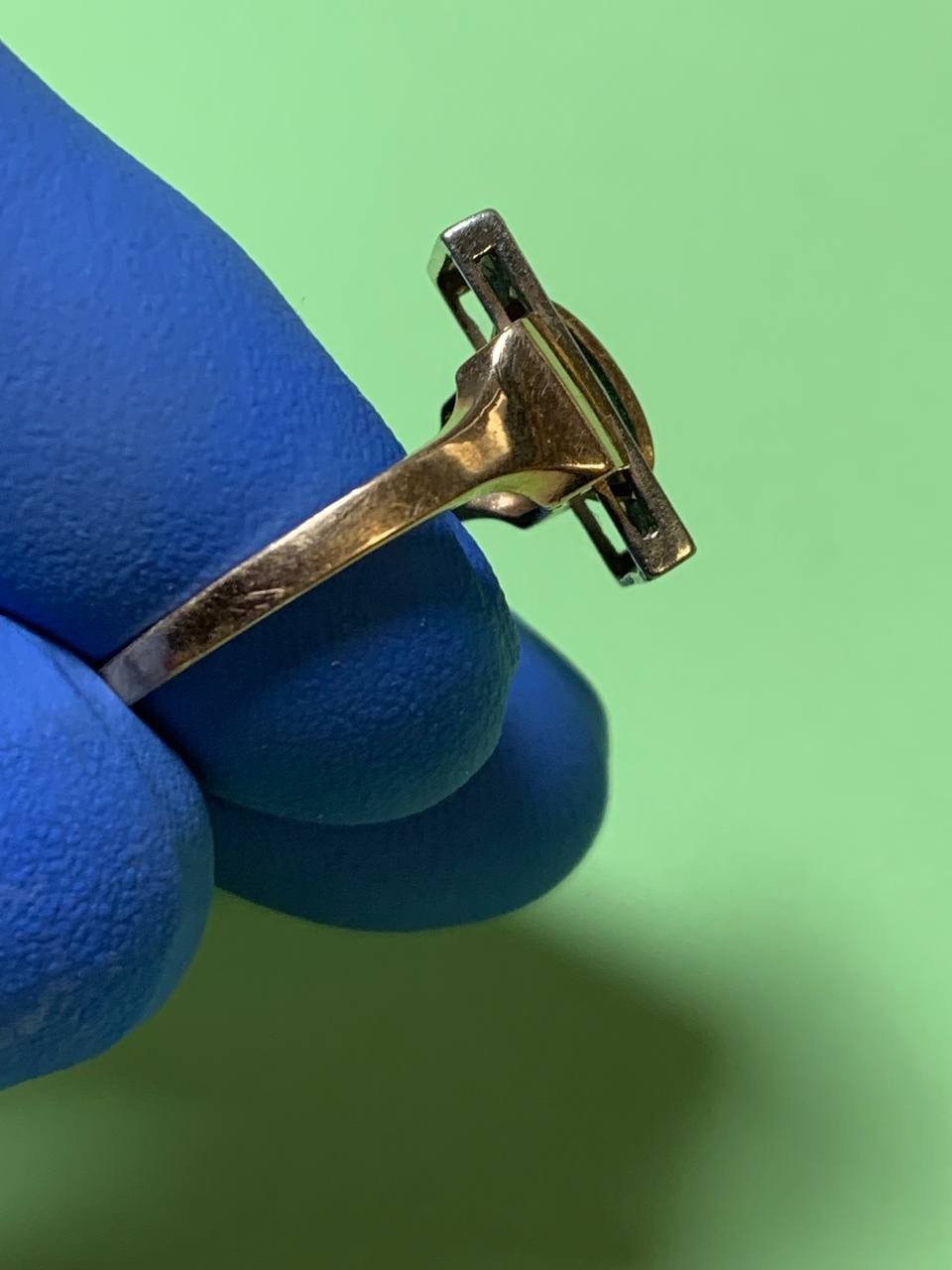 USSR gold ring side profile showing the band