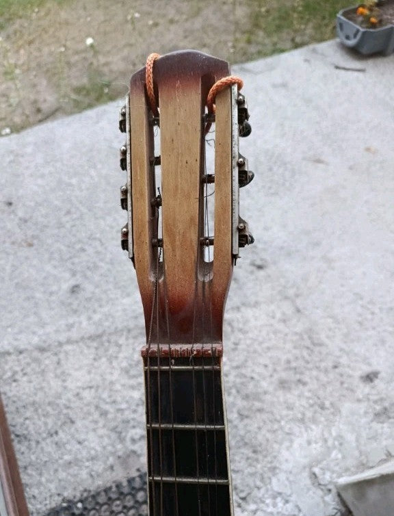 Headstock and open-back tuners of the soviet 7-string guitar