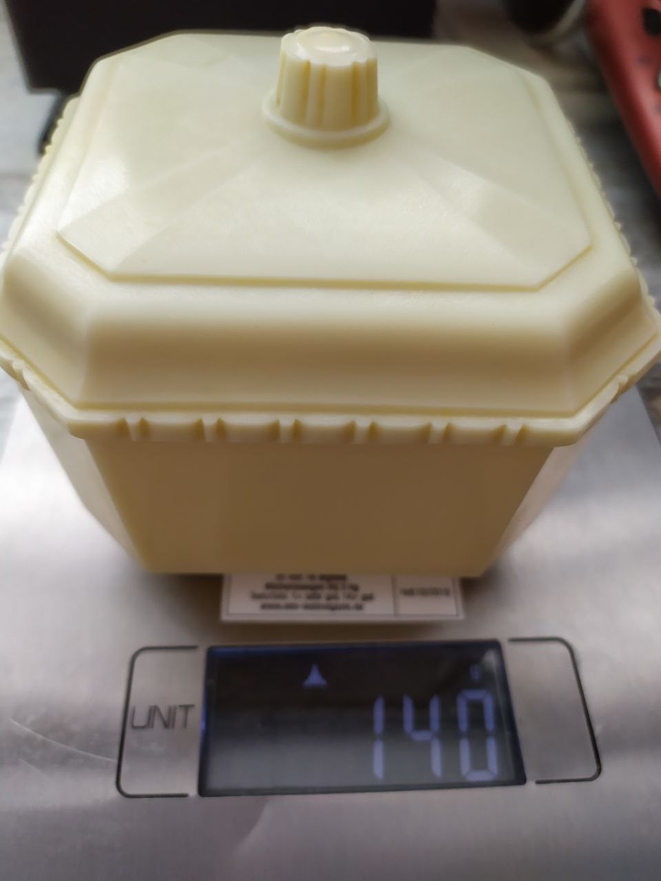 Soviet bakelite powder box with small molded handle on the lid – detail 14