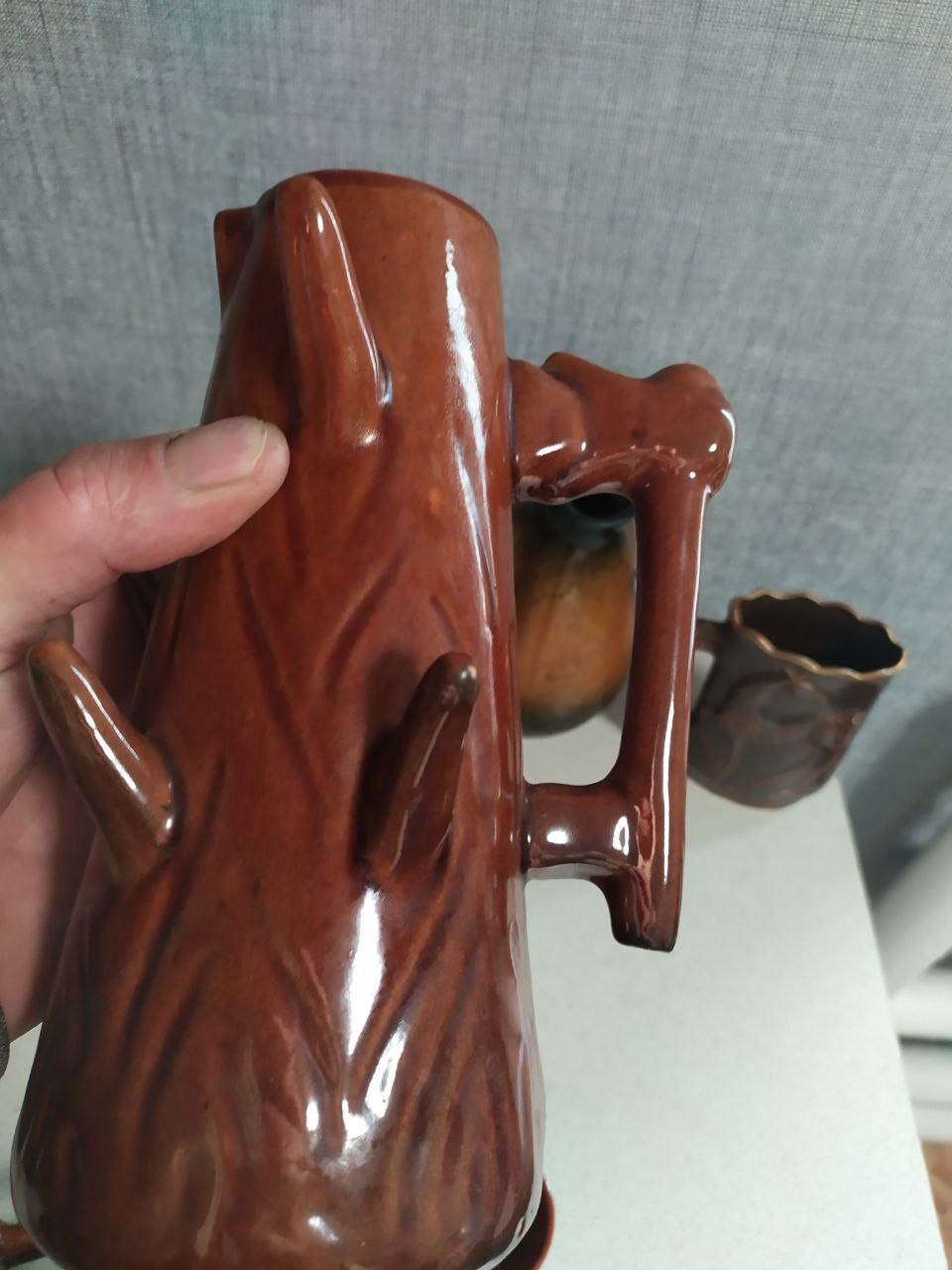 Tree trunk ceramic pitcher with four small cups, Soviet home decor – detail 18