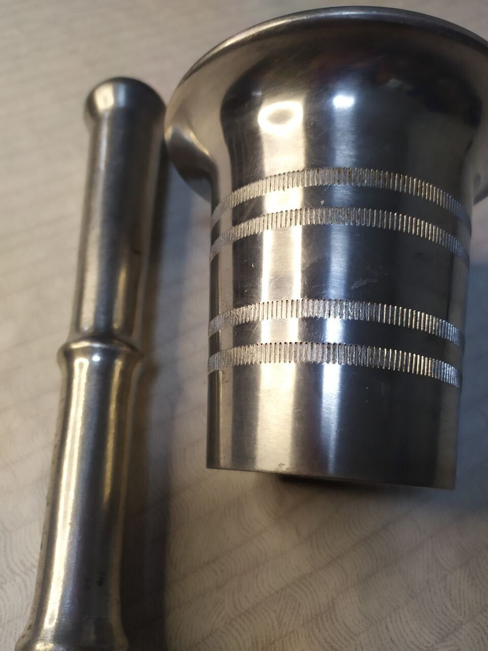 Stainless steel mortar and pestle with flared rim and horizontal ridges – detail 8