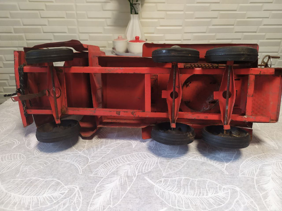 Large USSR toy ladder truck with turning mechanism, side view – detail 7