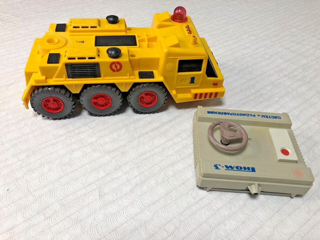 Original factory box of the Soviet toy car with vintage graphics – detail 7