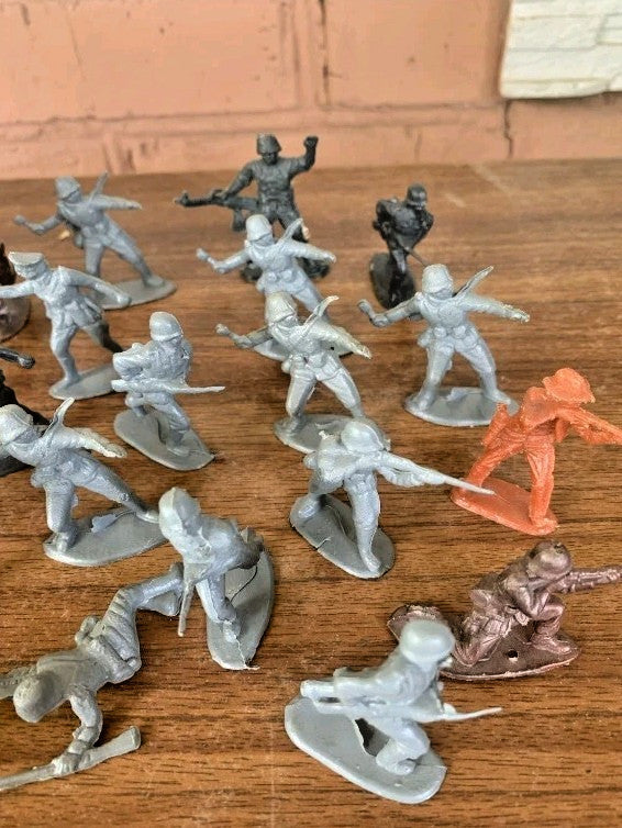 Soviet toy soldiers infantry figures in dynamic combat poses