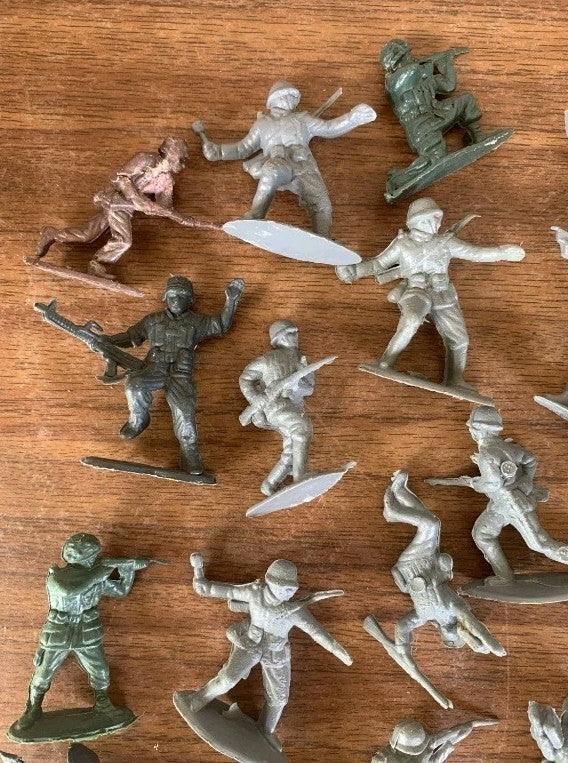 Soviet vintage toys Red Army style soldiers, 1:32 scale – detail 7