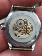 Chaika watch winged star logo with red star on the dial – detail 8