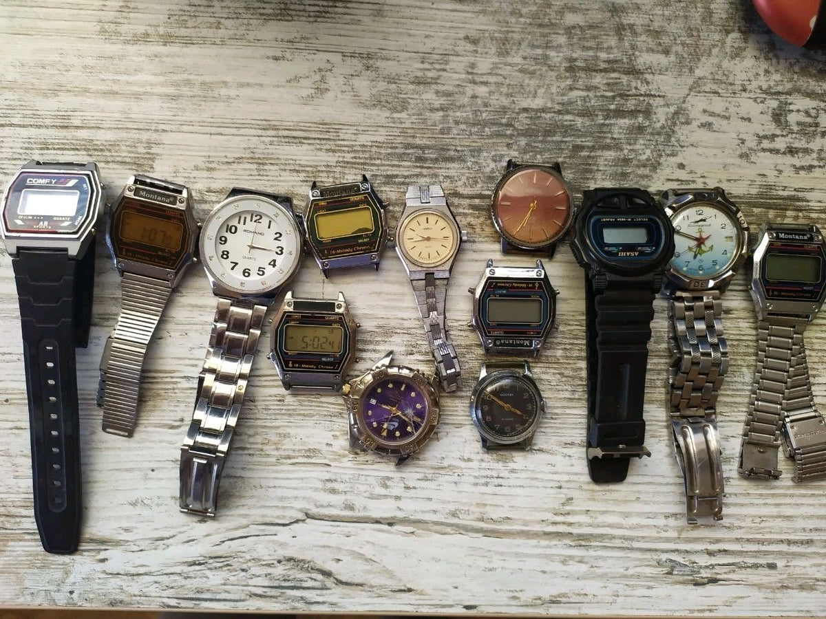 Soviet wristwatch lot of thirteen for repair or parts – detail 9