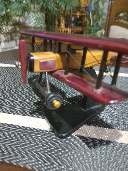 Wooden aircraft desk model side view, propeller missing – detail 5