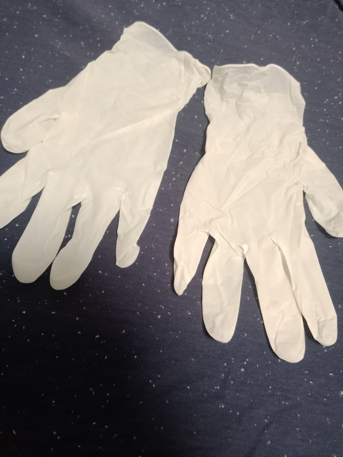 Powder-free white latex examination gloves, open box – detail 5