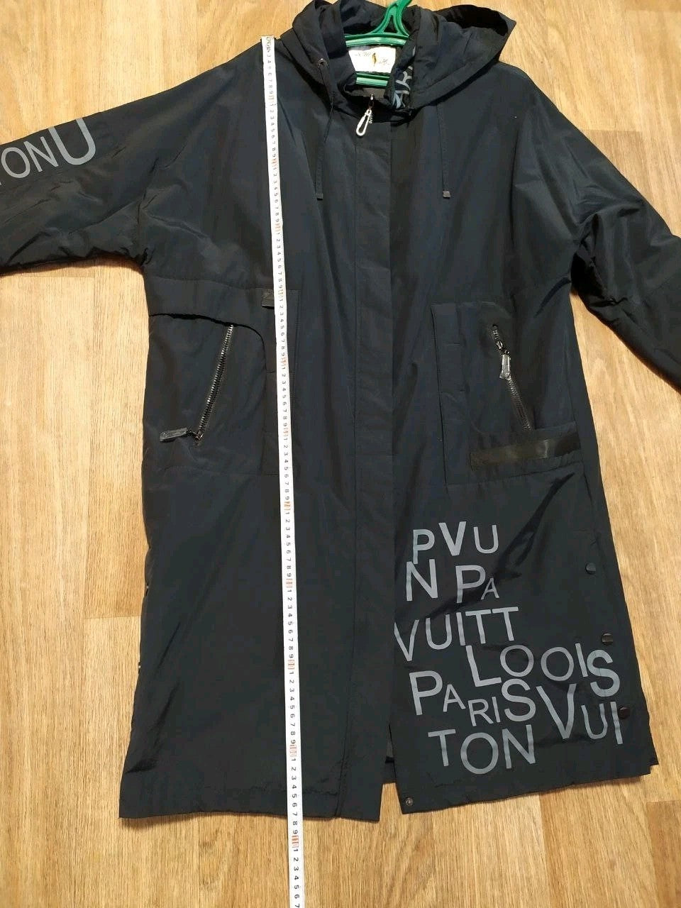 Thinsulate insulated coat hood with adjustable drawstrings – detail 9