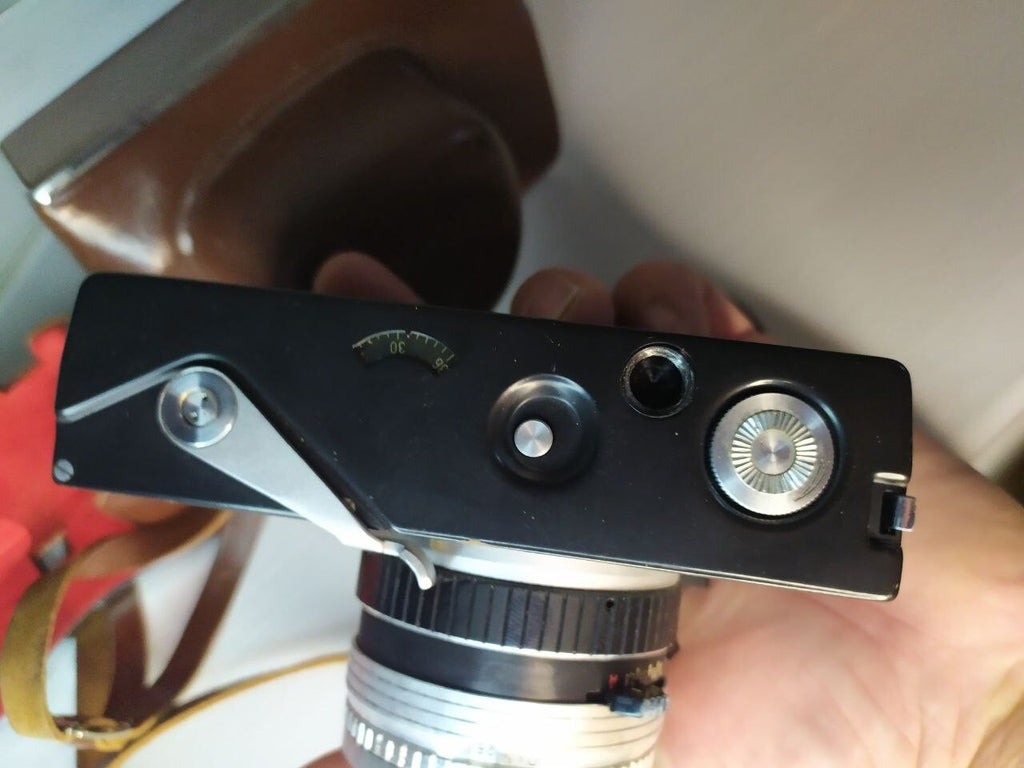 Vintage Zorki 11 camera with selenium light meter around the lens – detail 14