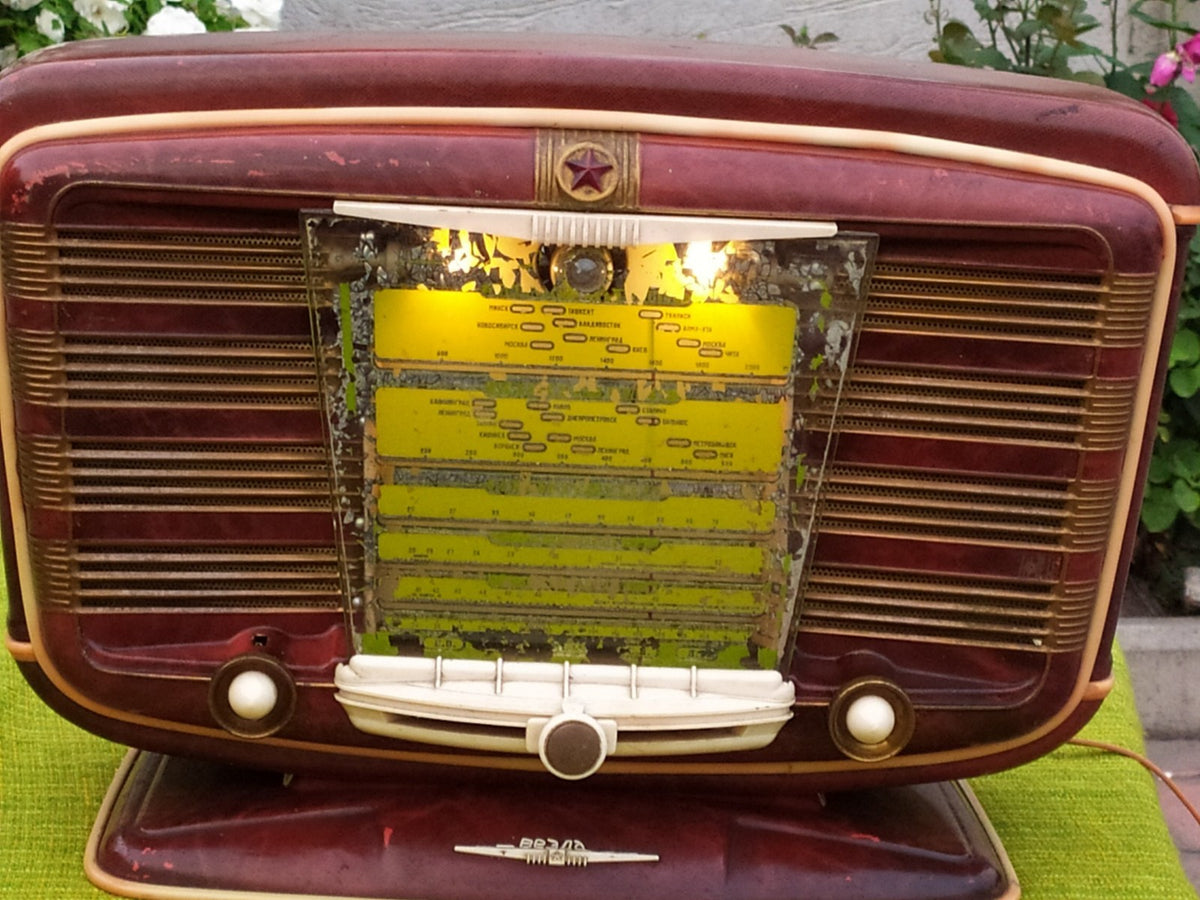 Zvezda-54 radio rear panel with manufacturer markings